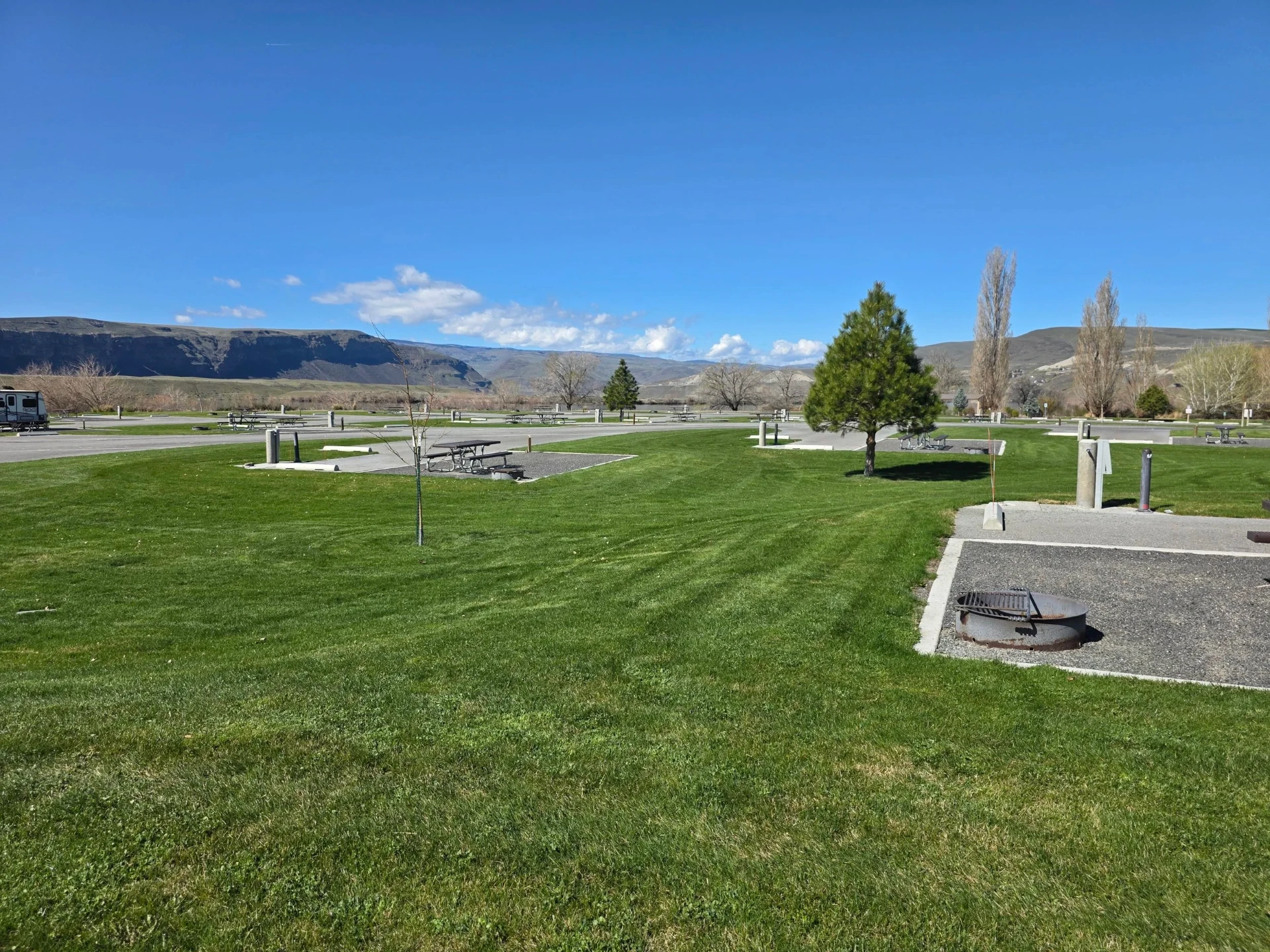 Crescent Bar campground along the Columbia River